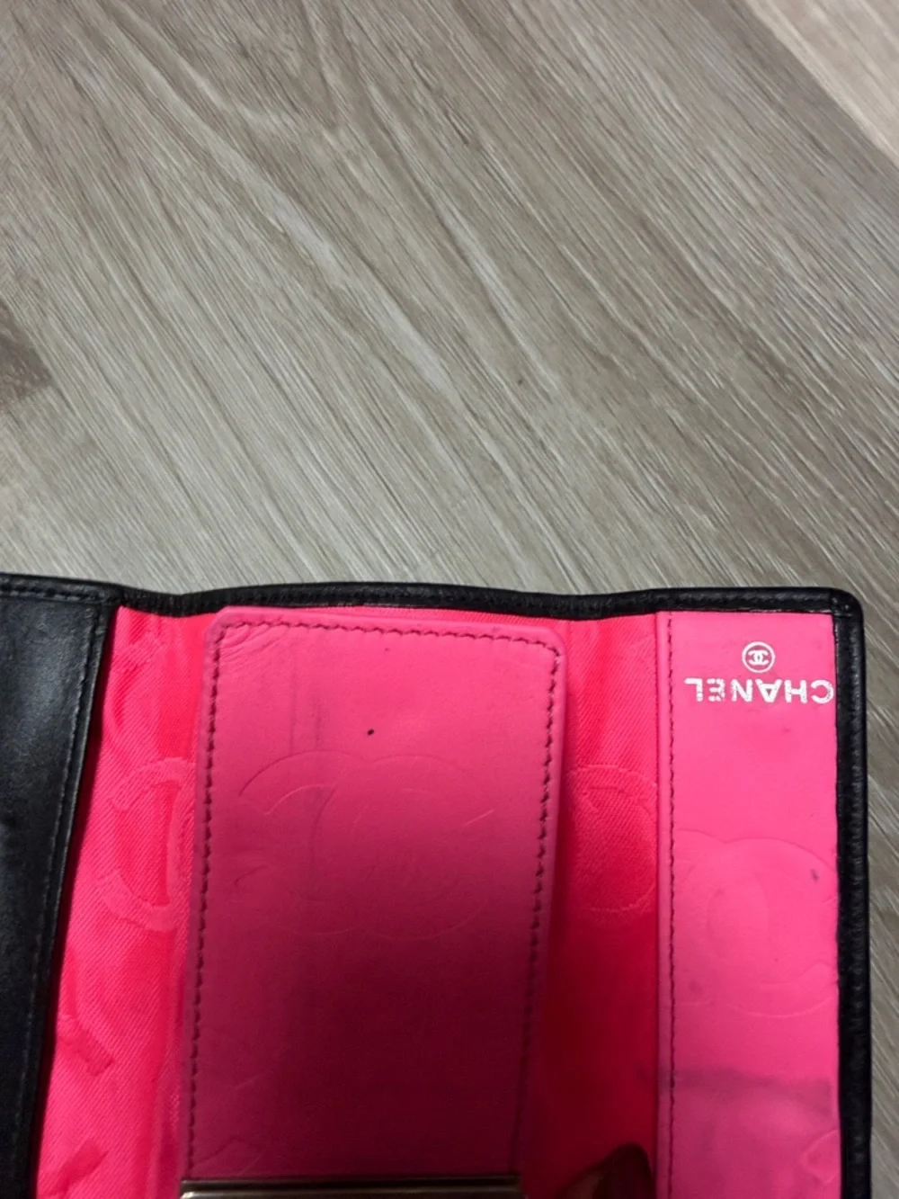 Chanel Authentic Black and White Quilted Women's Keyholder - Picture 8 of 8